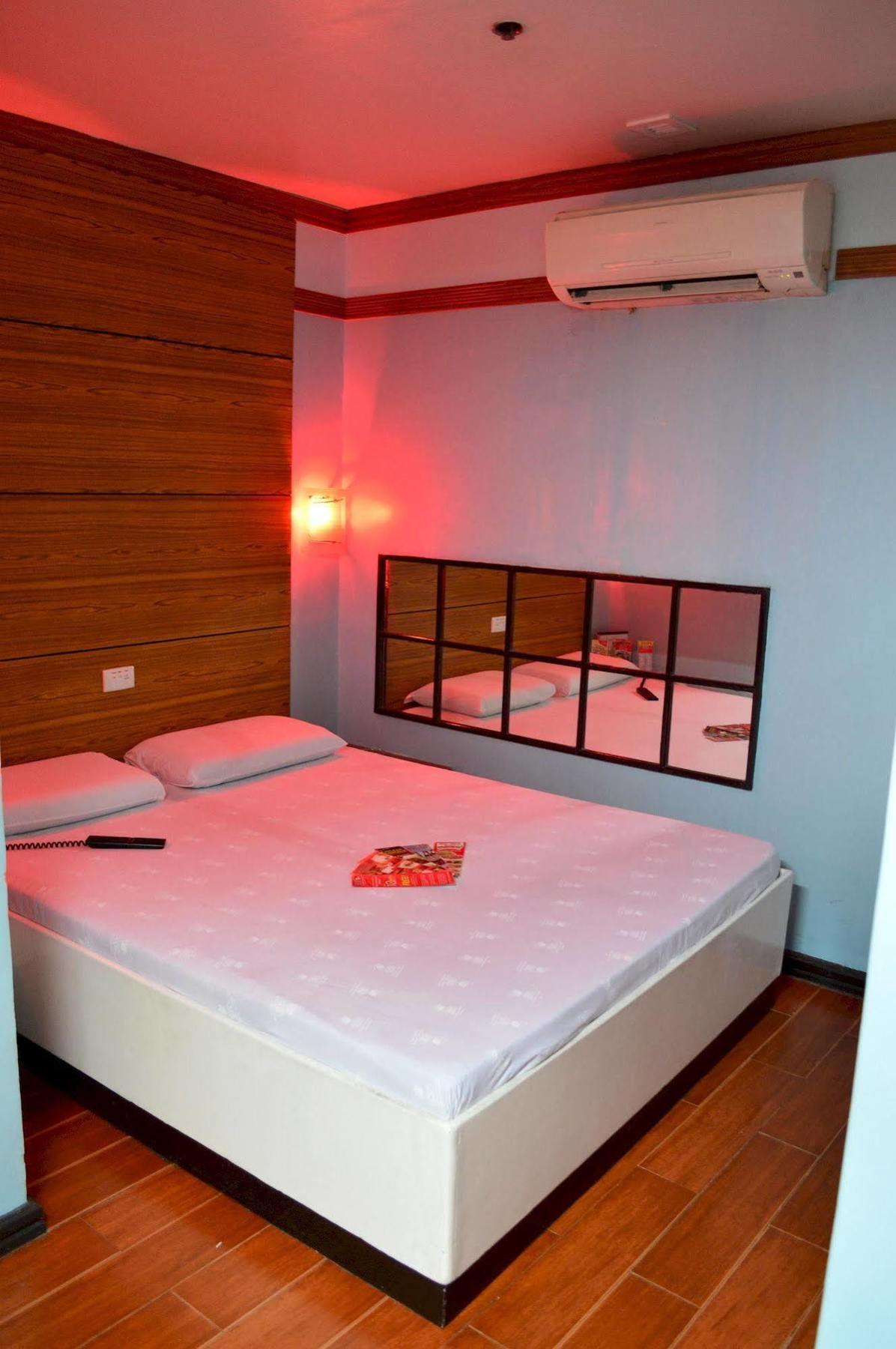 Hotel Sogo Edsa Caloocan Eksteriør billede