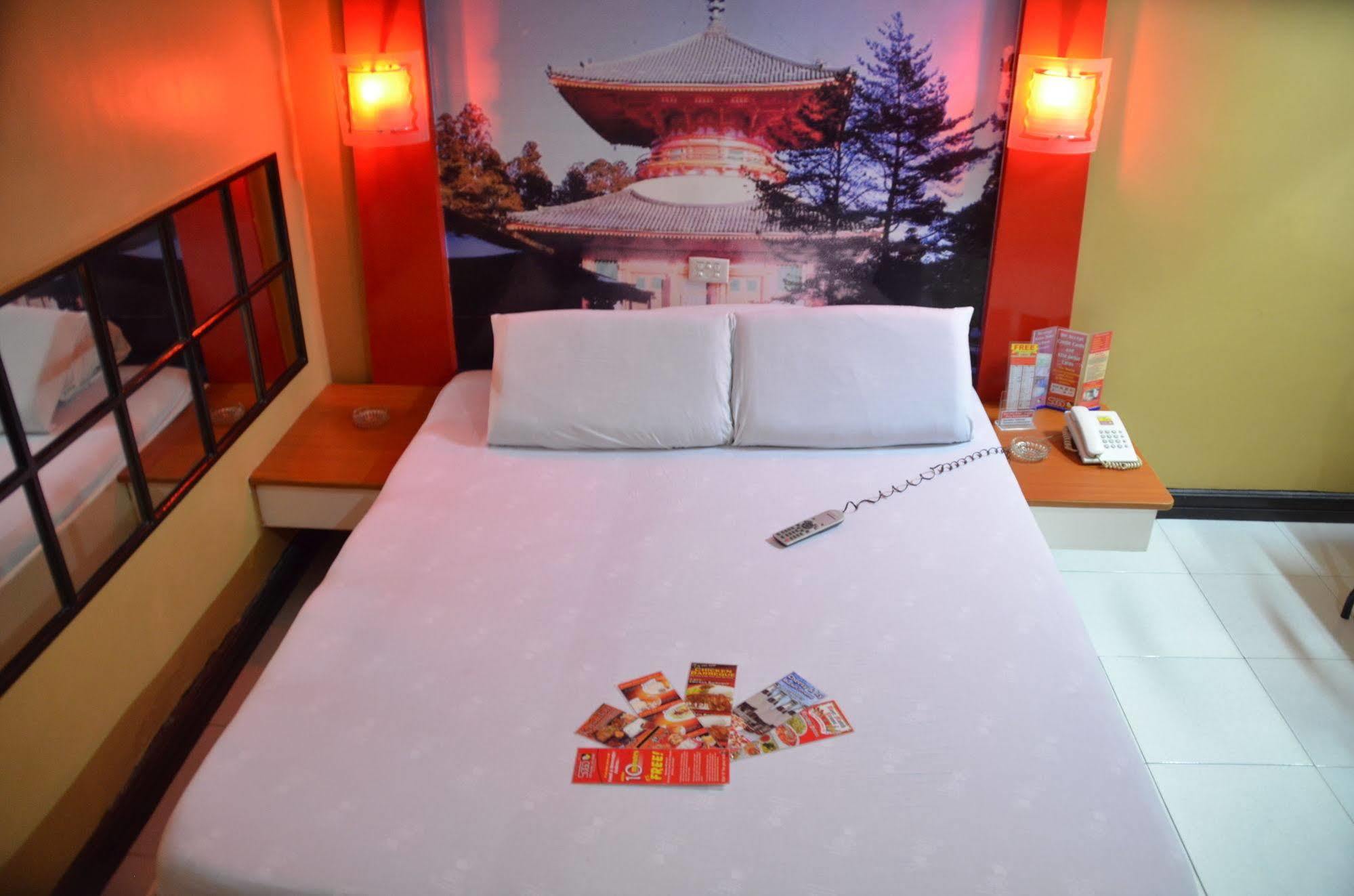 Hotel Sogo Edsa Caloocan Eksteriør billede