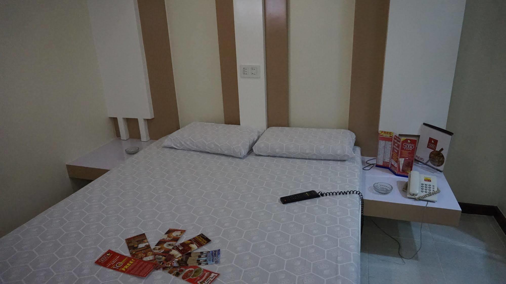 Hotel Sogo Edsa Caloocan Eksteriør billede